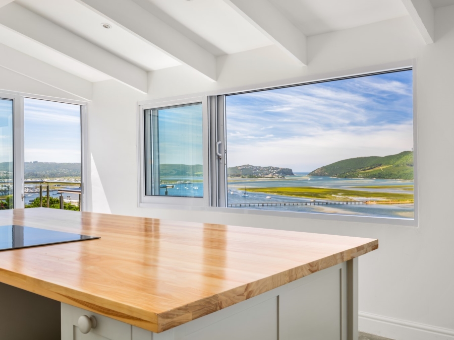 5 Bedroom Property for Sale in Paradise Western Cape